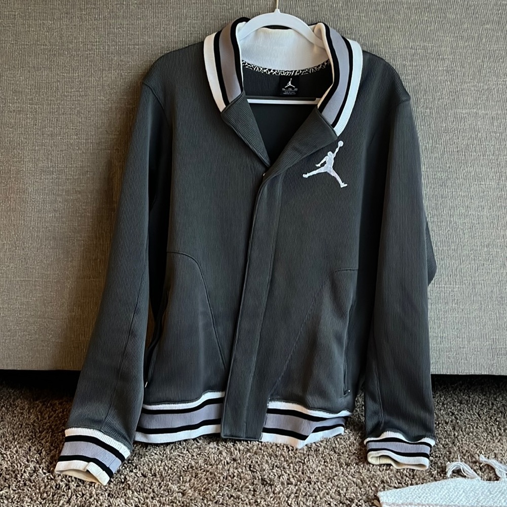 Jordan Full Button Up Men’s XL Gray Jacket